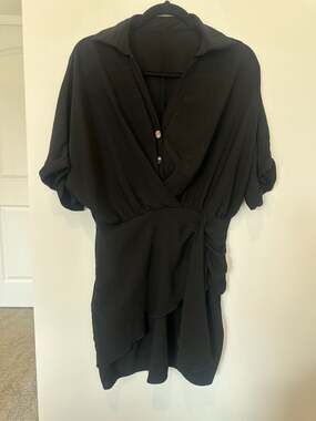 Black Short Sleeve Collared V-Neck Romper with Ruched Side Detail